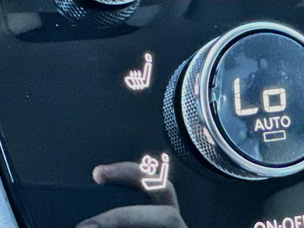 New 2027 White INFINITI LUXE image 21