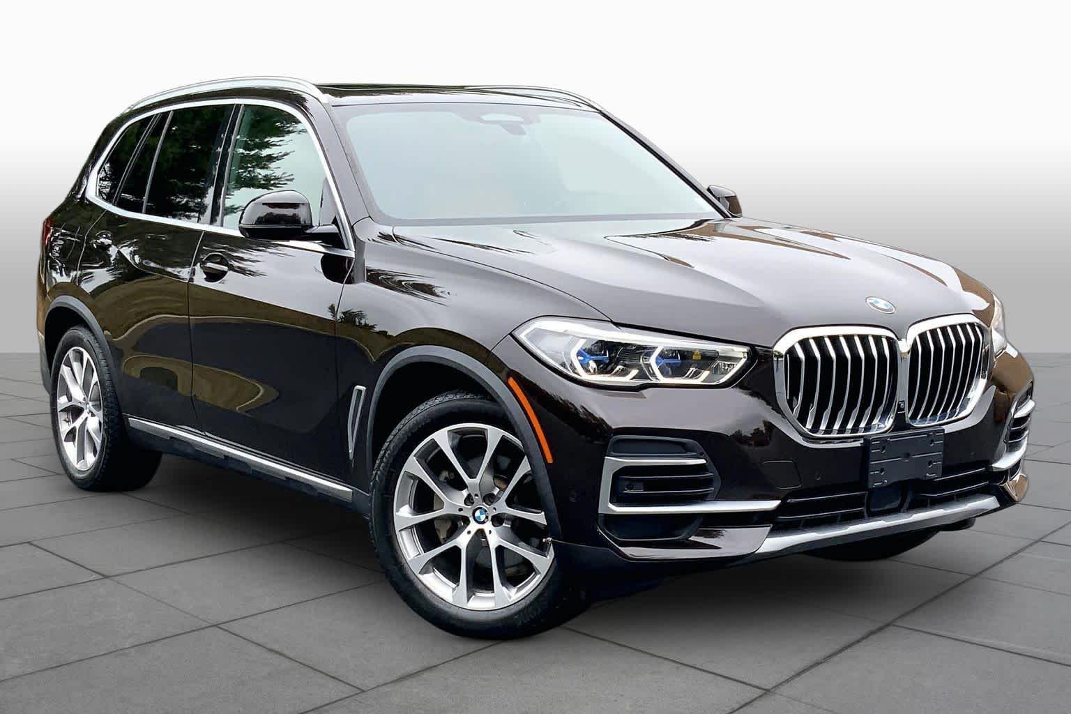 Used 2022 Sparkling Brown Metallic BMW xDrive40i image 2