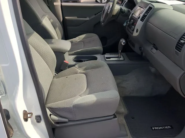 Used 2016 White Nissan SV image 36