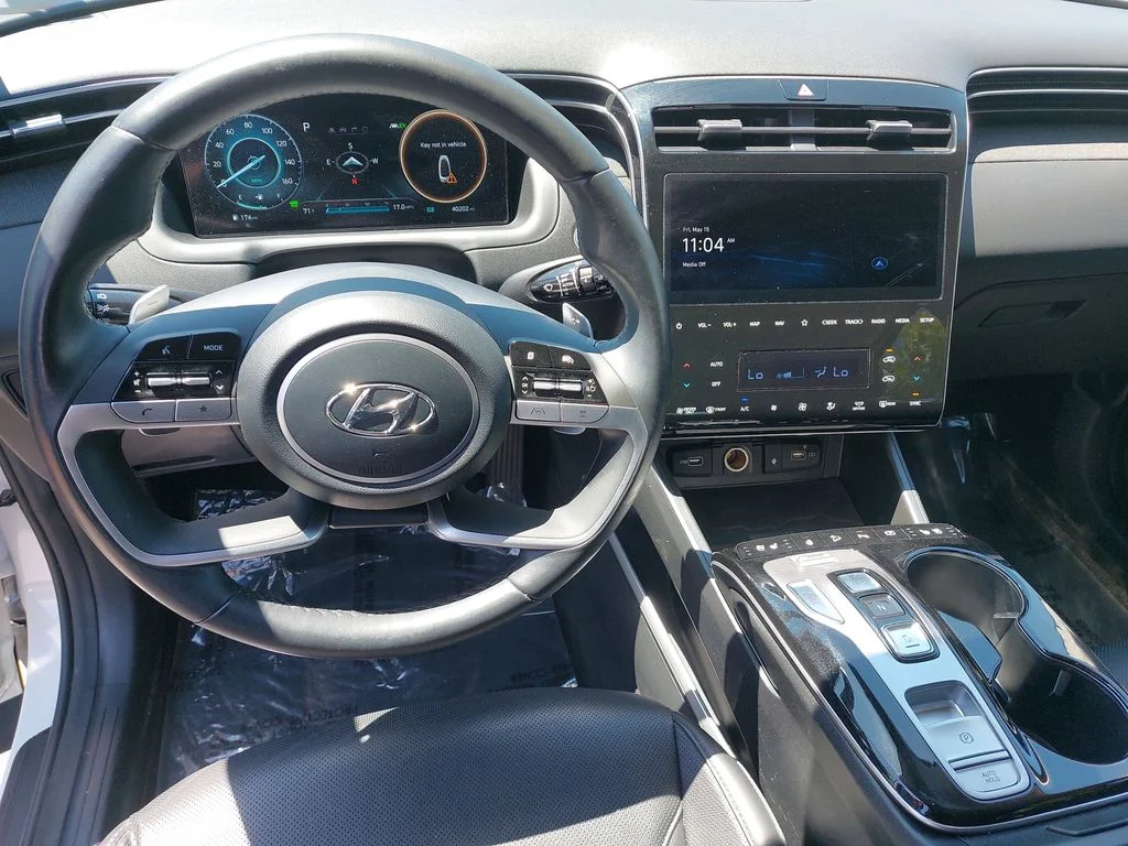 Used 2022 White Hyundai Limited image 16