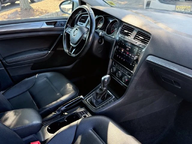 Used 2018 Gray Volkswagen TSI SE image 28