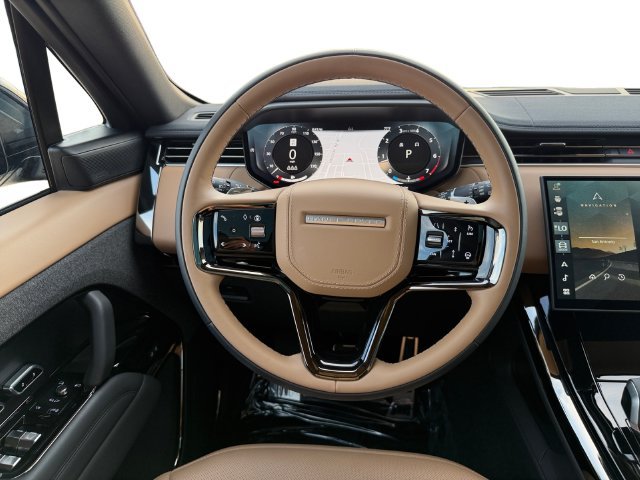 Used 2025 Santorini Black Metallic Land Rover Dynamic SE image 13
