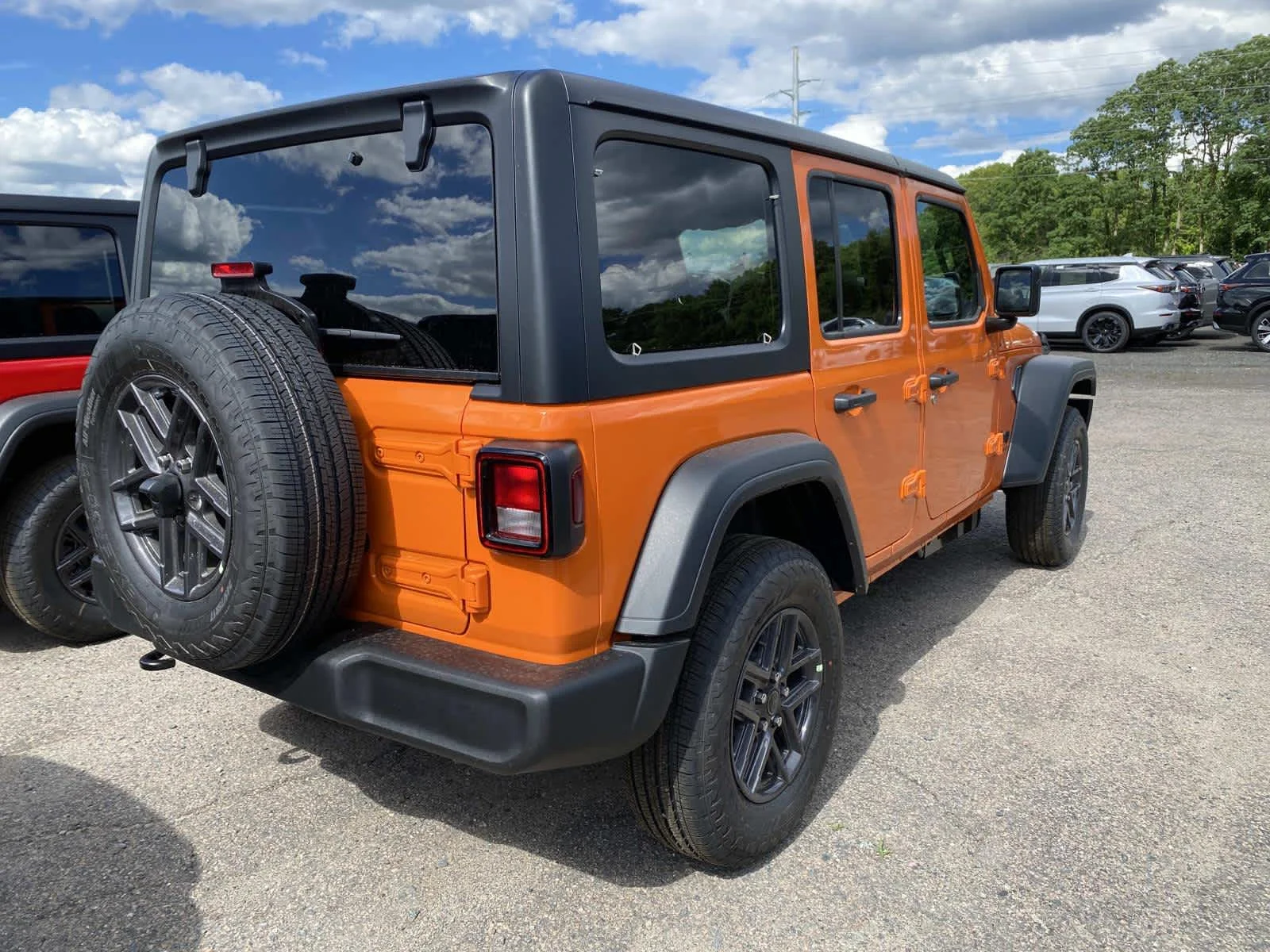 New 2026 Joose Jeep Sport S image 3