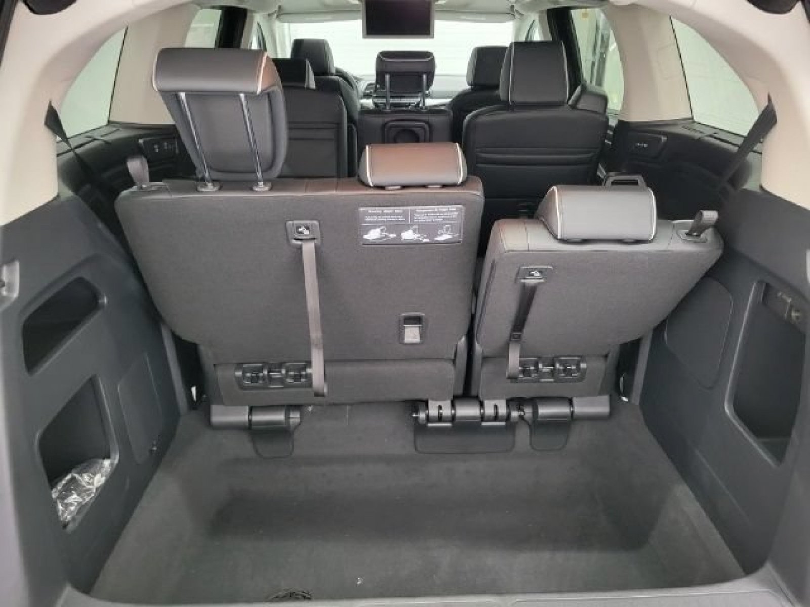 New 2026 Platinum White Pearl Honda Touring image 23