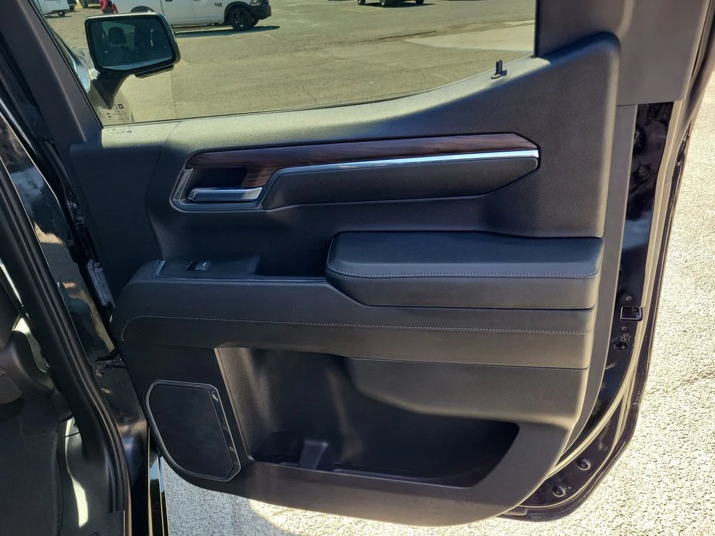 Used 2024 Black GMC SLT image 32