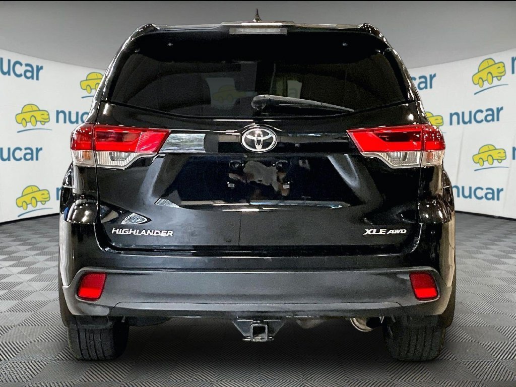 Used 2017 Black Toyota XLE image 5