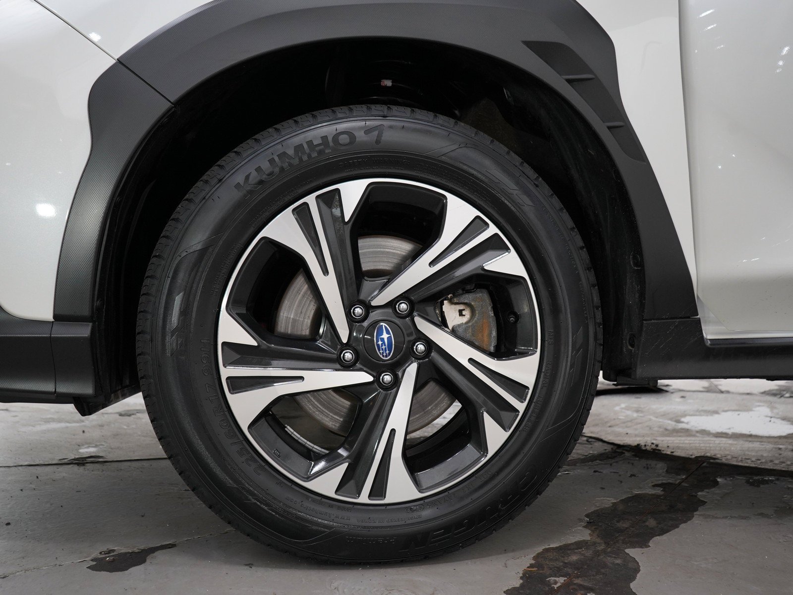 Used 2024 Crystal White Pearl Subaru Premium image 28
