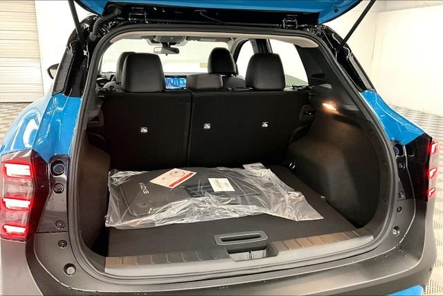 New 2026 Arctic Ice Blue Metallic with Super Black Roof Nissan SR image 38