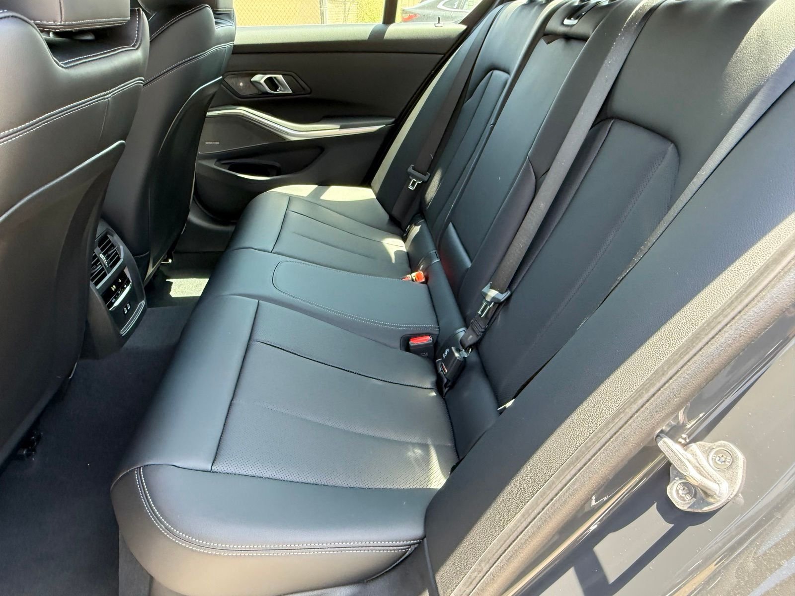 New 2026 Dravit Grey Metallic BMW 330i image 30