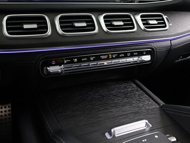 New 2026 MANUFAKTUR Alpine Grey Mercedes-Benz AMG® GLE 53 4MATIC+ Coupe image 60