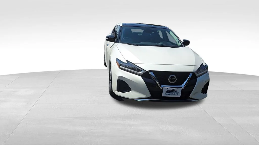 Used 2020 White Nissan 3.5 SL image 3