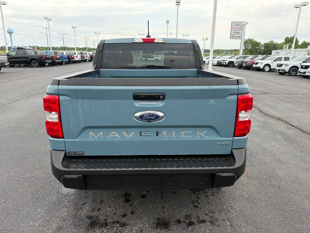 Used 2023 Blue Ford XLT image 4