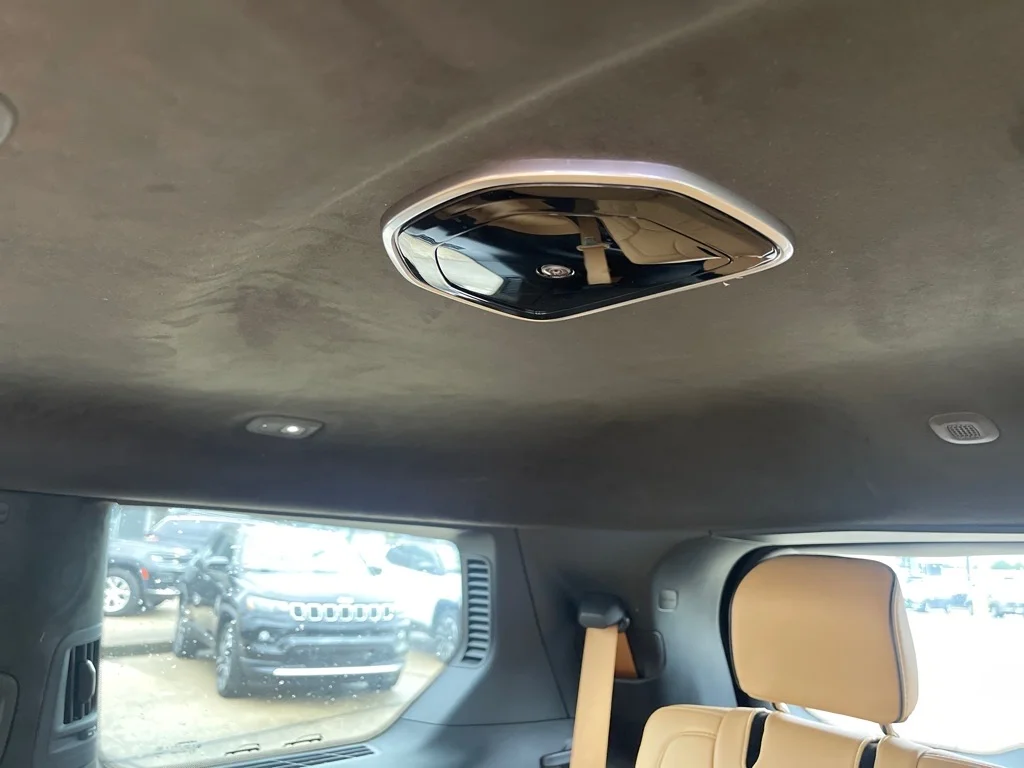 Used 2023 Midnight Sky (pcq) Jeep Summit Reserve image 18