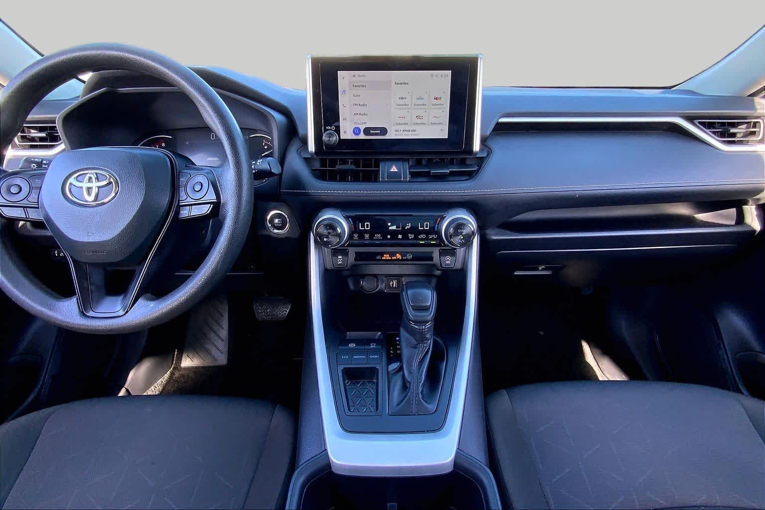 Used 2025 Ice Cap Toyota XLE image 15