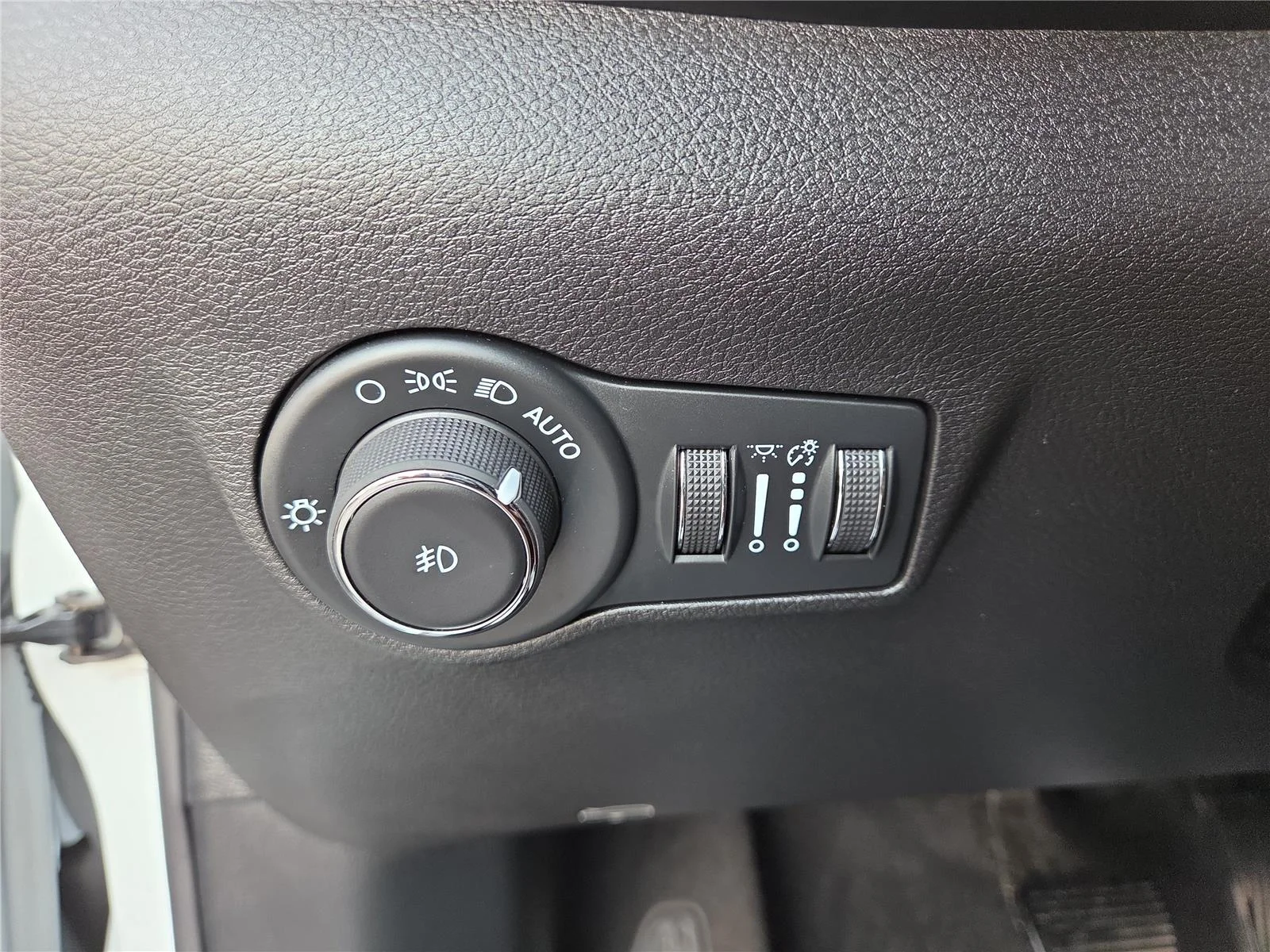 Used 2024 Bright White Clearcoat Jeep Limited image 17