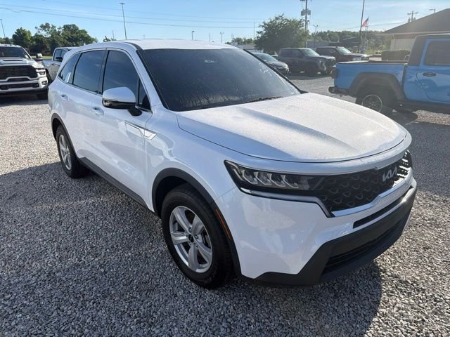 Used 2022 White Kia LX image 11