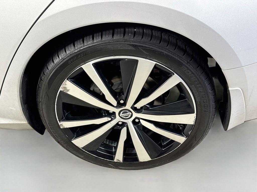Used 2021 Brilliant Silver Metallic Nissan 2.0 SR image 31