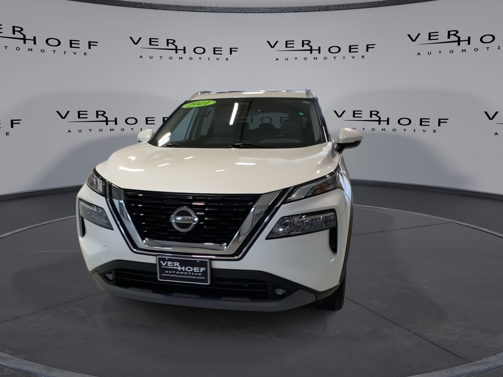 Used 2021 White Nissan SL image 3