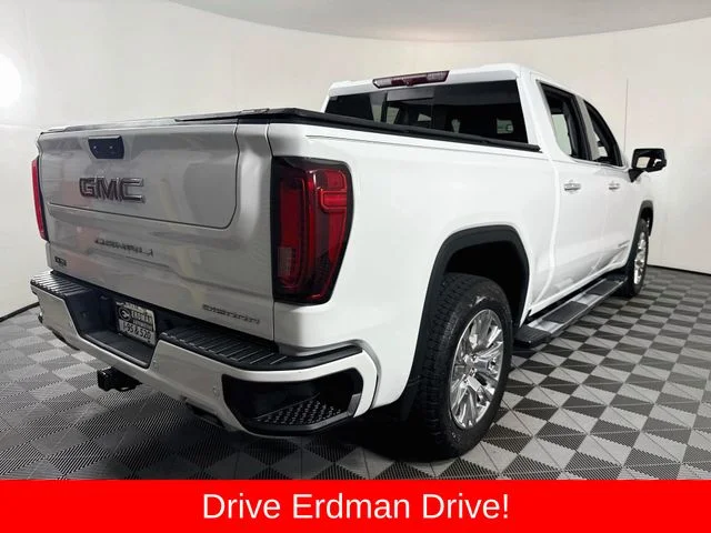 Used 2022 White GMC Denali image 22
