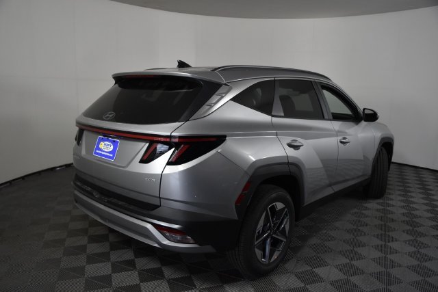 New 2026 Silver Hyundai SEL Premium AWD image 5