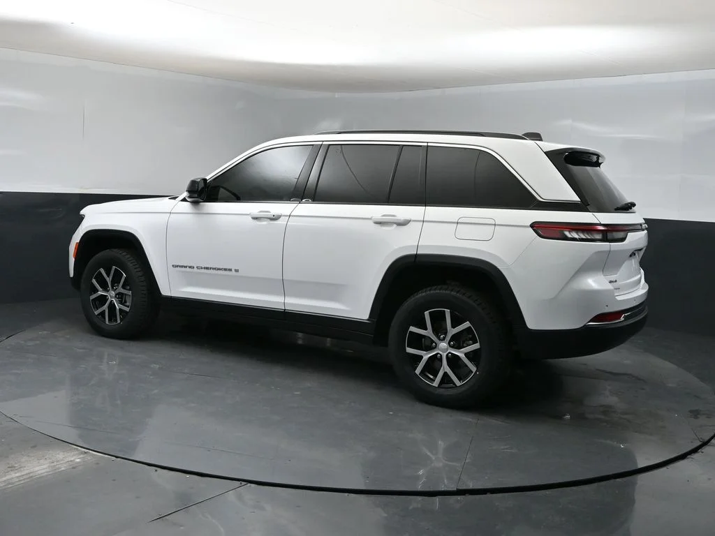 Certified Used 2024 White Jeep Limited image 5