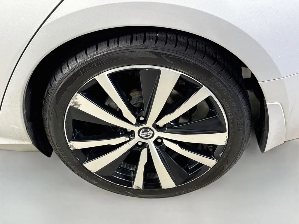 Used 2021 Brilliant Silver Metallic Nissan 2.0 SR image 31