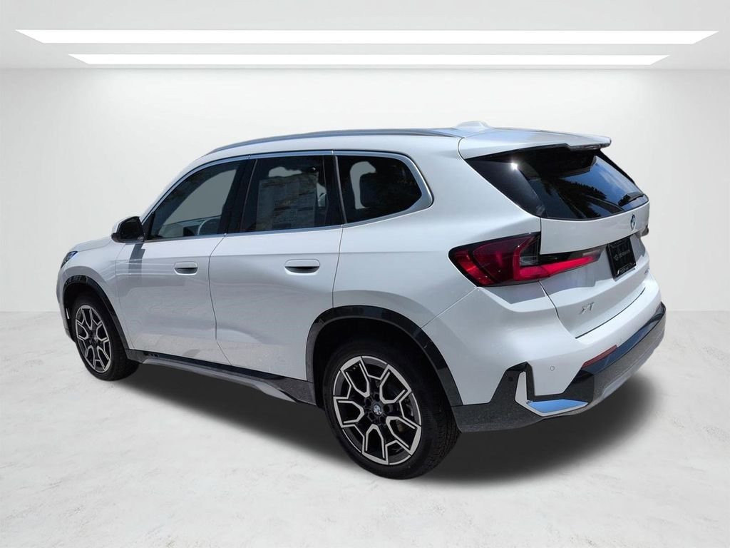 New 2026 Mineral White Metallic BMW xDrive28i image 6