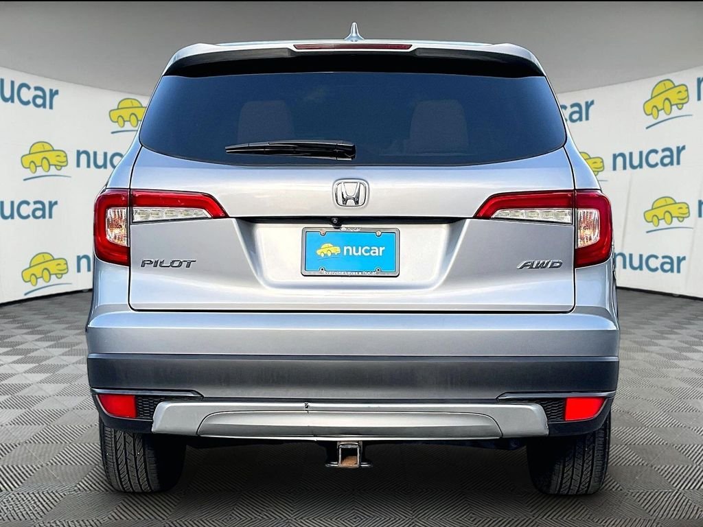 Used 2019 Silver Honda EX image 5