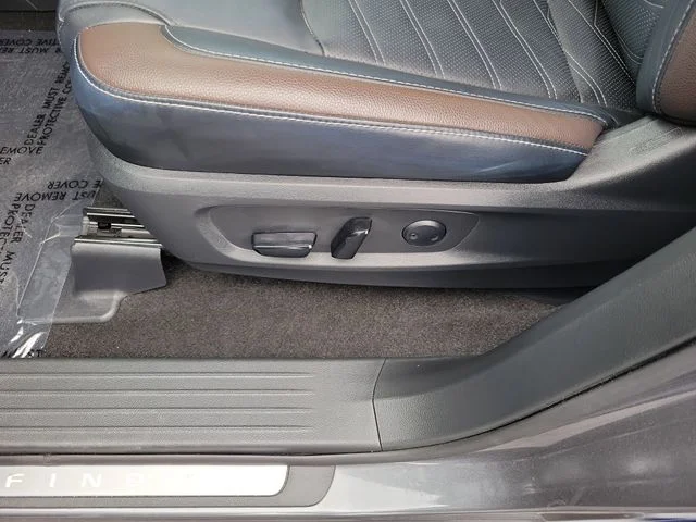 Used 2023 Gray Nissan Platinum image 14