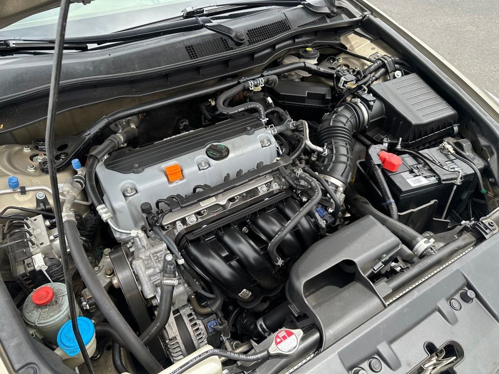 Used 2010 Silver Honda EX-L image 24
