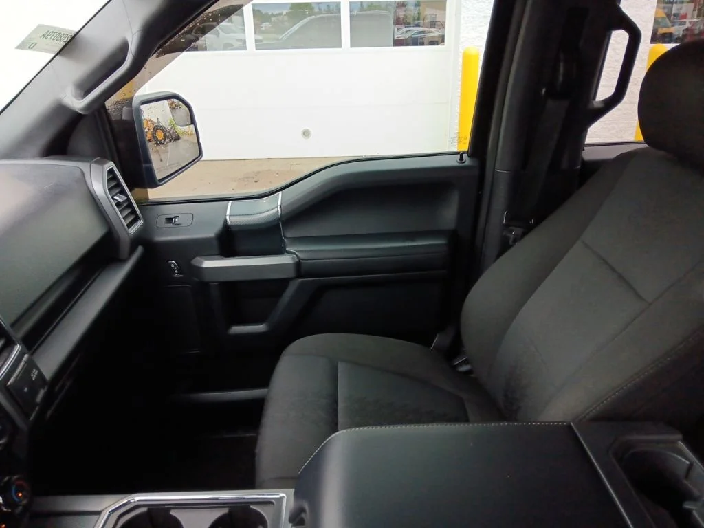 Used 2018 Shadow Black Ford XLT image 39