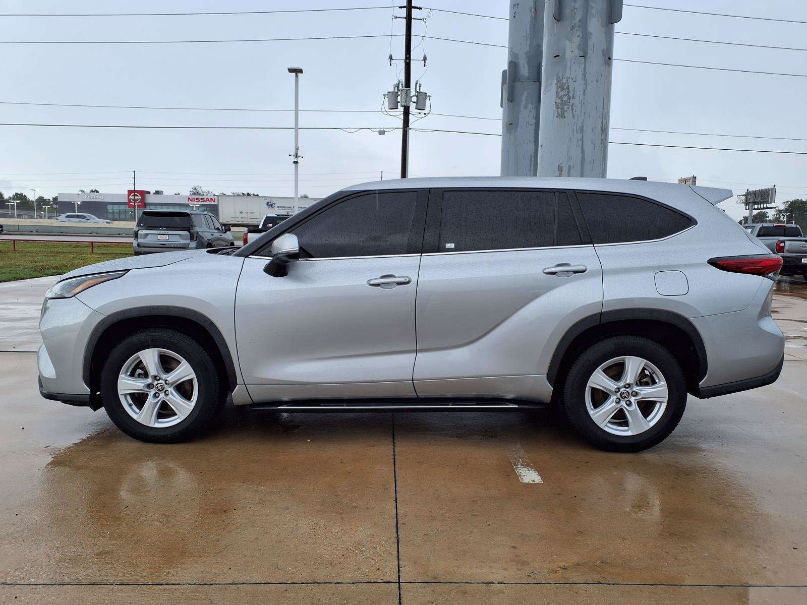 Used 2022 Celestial Silver Metallic Toyota L image 8
