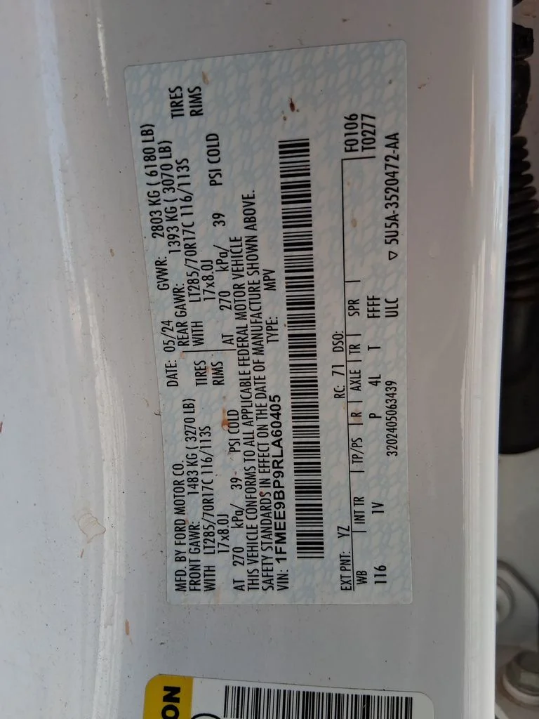 Used 2024 Oxford White Ford Badlands image 29