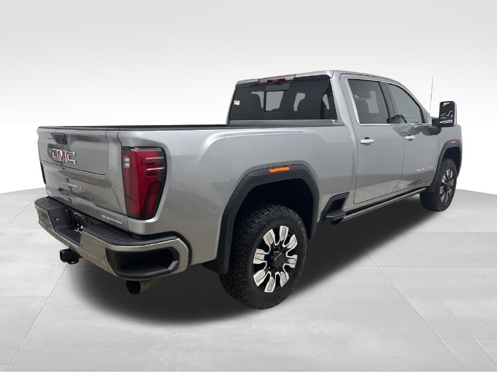 Used 2025 Silver GMC Denali image 5