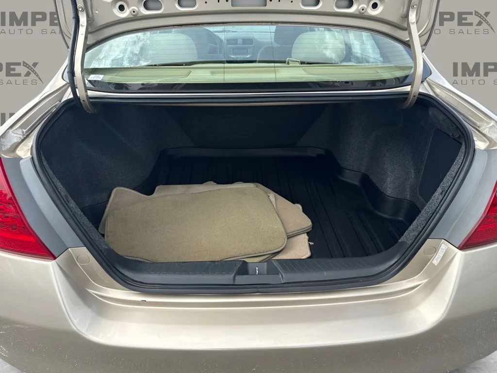 Used 2006 Gold Honda Value Package image 13