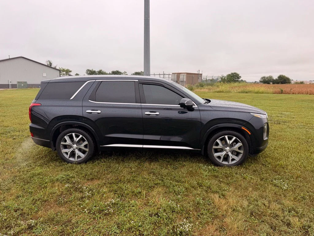 Used 2021 Moonlight Hyundai Limited image 4