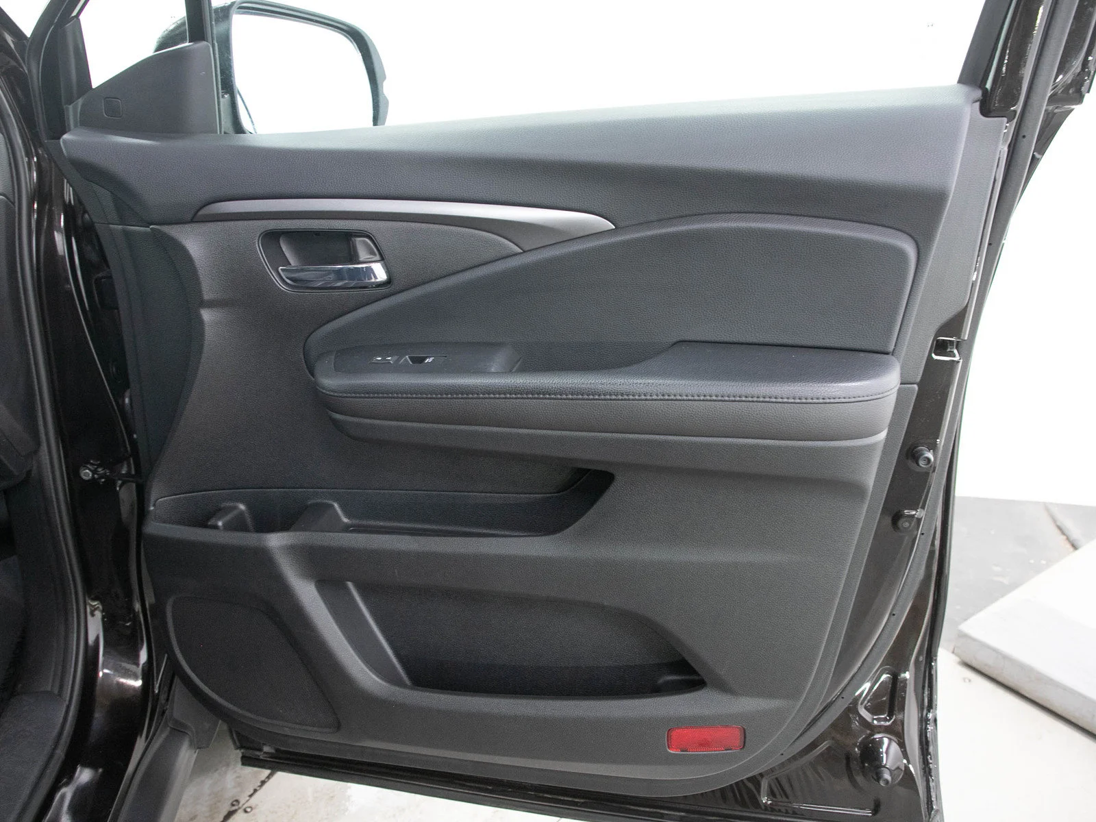 Used 2019 Crystal Black Pearl Honda 4D EX-L 4WD image 12