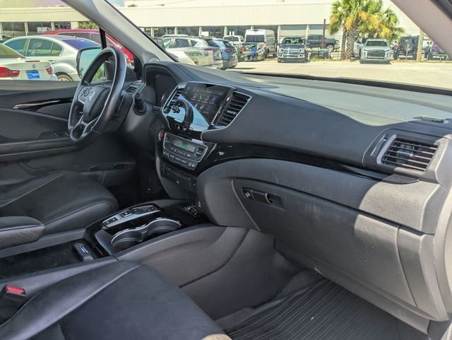 Used 2021 White Honda Touring image 31