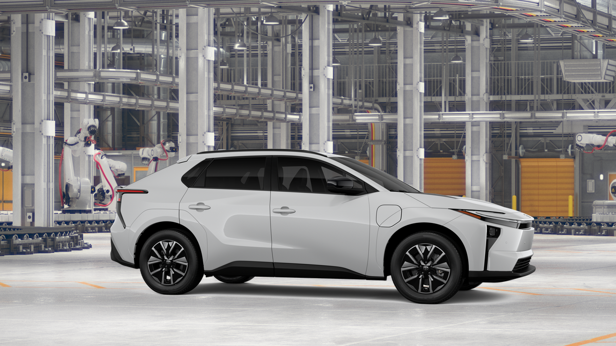 New 2026 Wind Chill Pearl Toyota XLE image 13