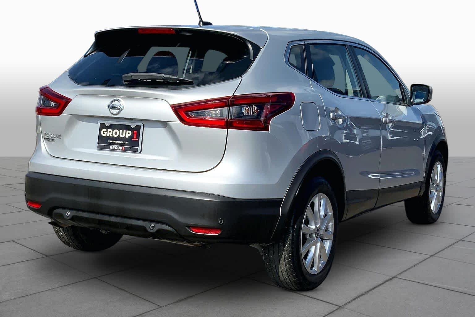 Used 2021 Brilliant Silver Metallic Nissan S image 13