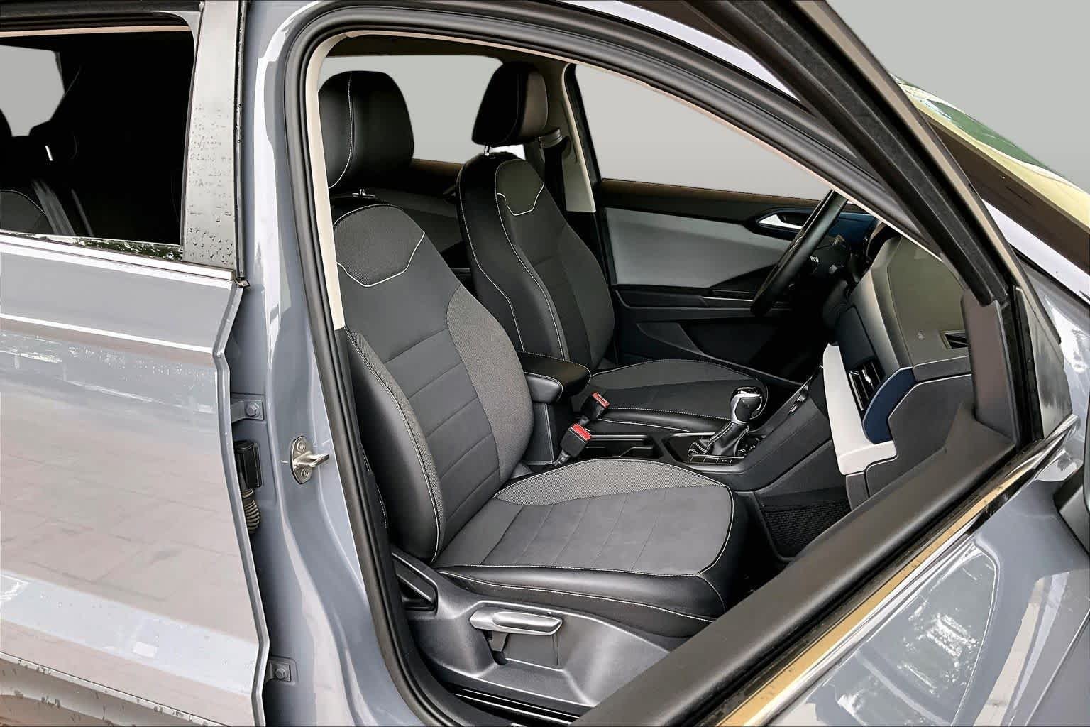 Used 2023 Pure Gray w/Black Roof Volkswagen SE image 8