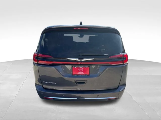 Used 2023 Gray Chrysler Touring L image 7