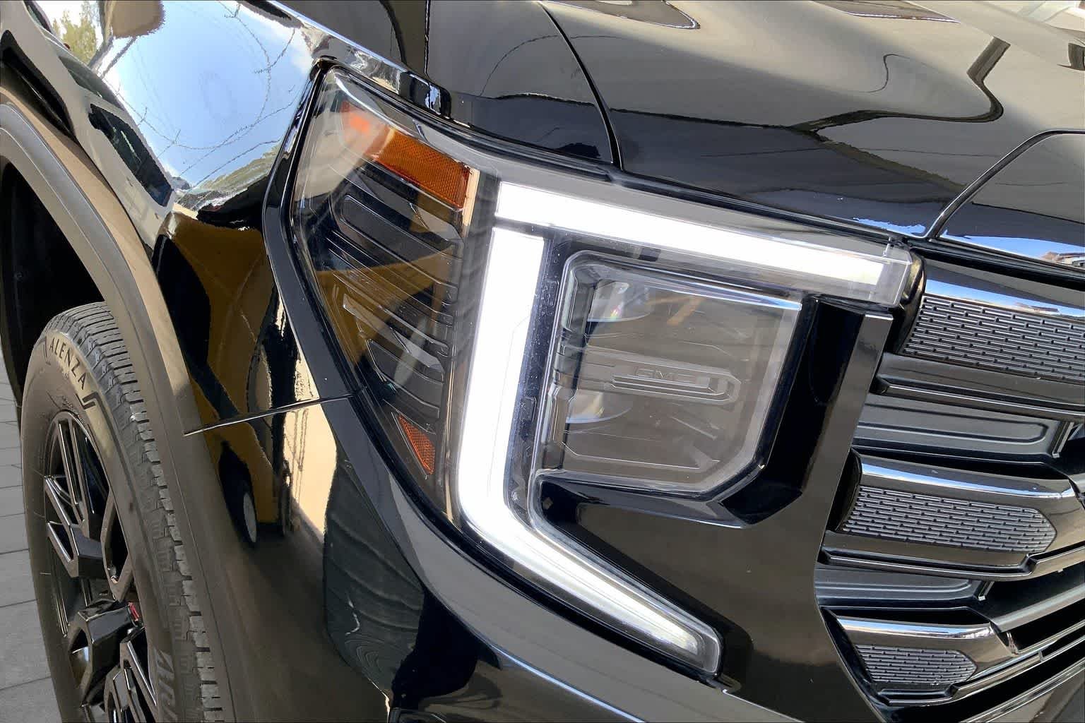 Used 2024 Onyx Black GMC Elevation image 28
