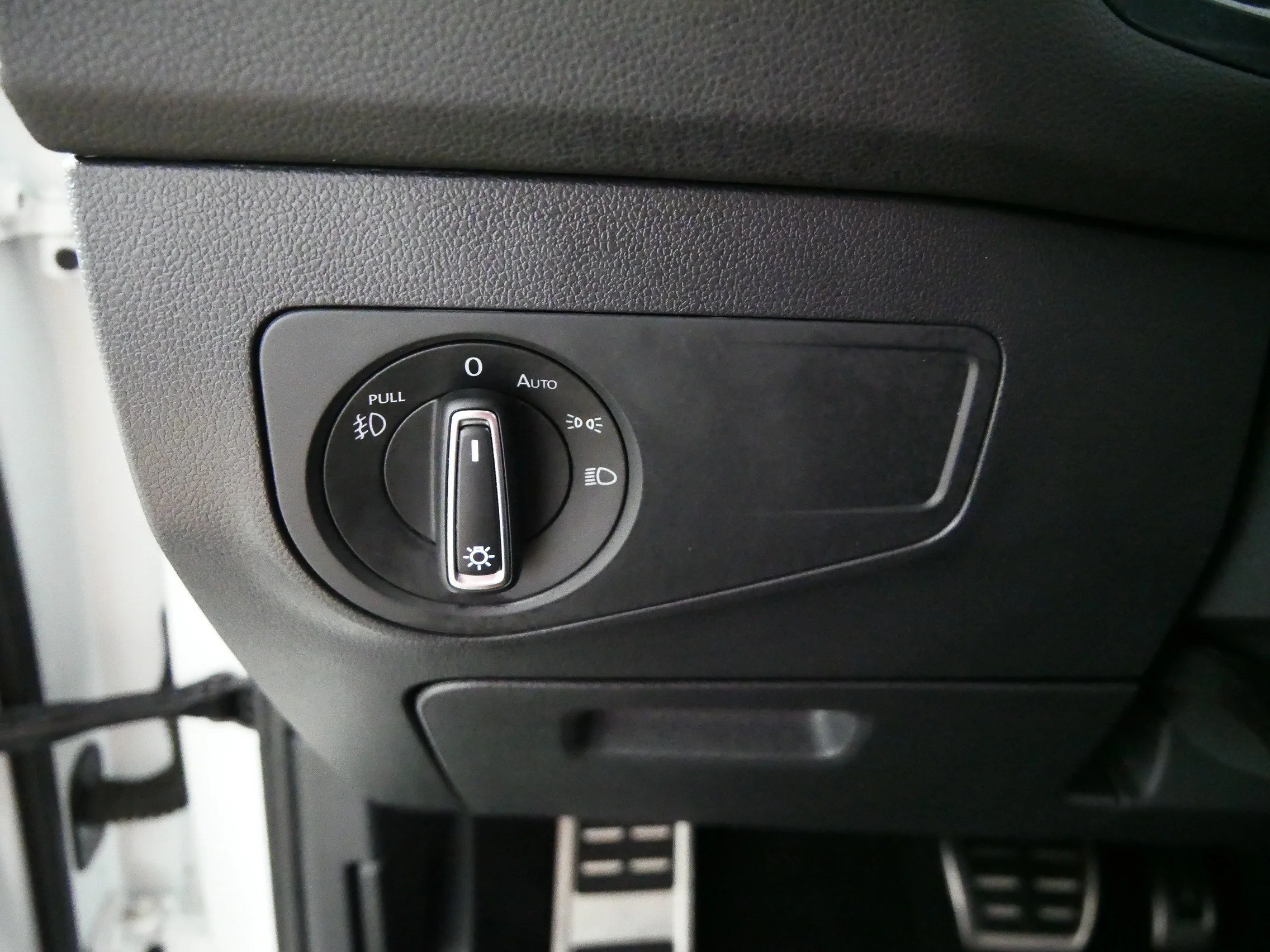 Used 2021 Pure White Volkswagen SE R-Line Black image 26