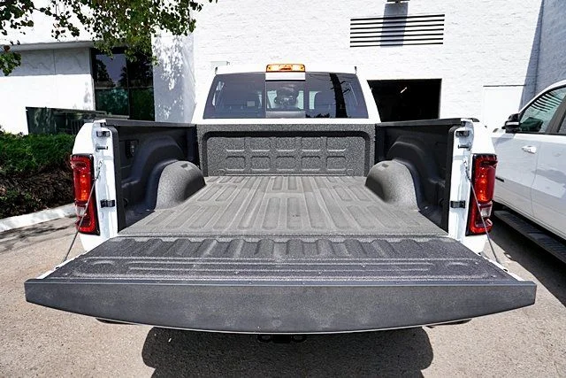 New 2026 Bright White Clear-Coat Exterior Paint RAM Tradesman image 18