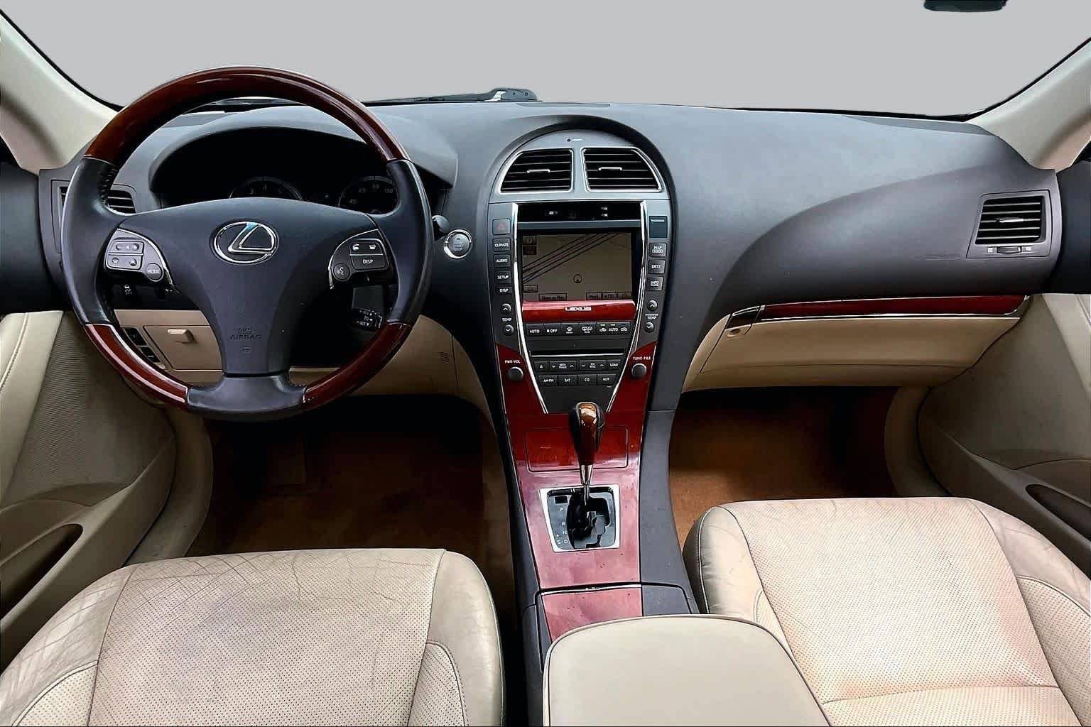 Used 2011 Starfire Pearl Lexus  image 12