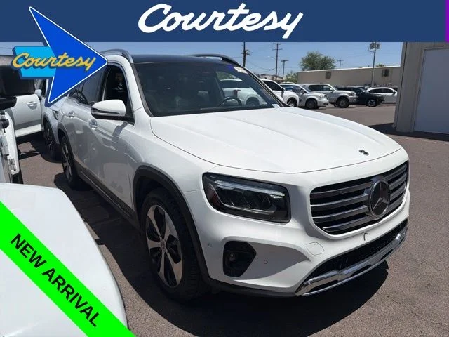 2025 Mercedes-Benz GLB GLB 250 4MATIC's photo