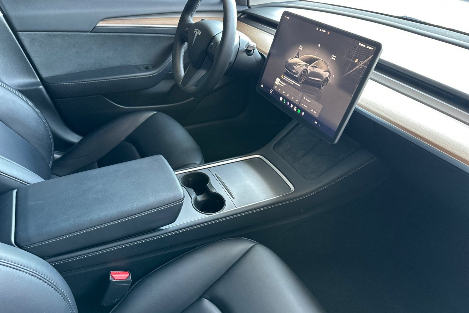 Used 2023  Tesla Performance image 15