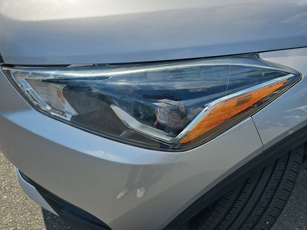 Used 2019 Silver Nissan SR image 28