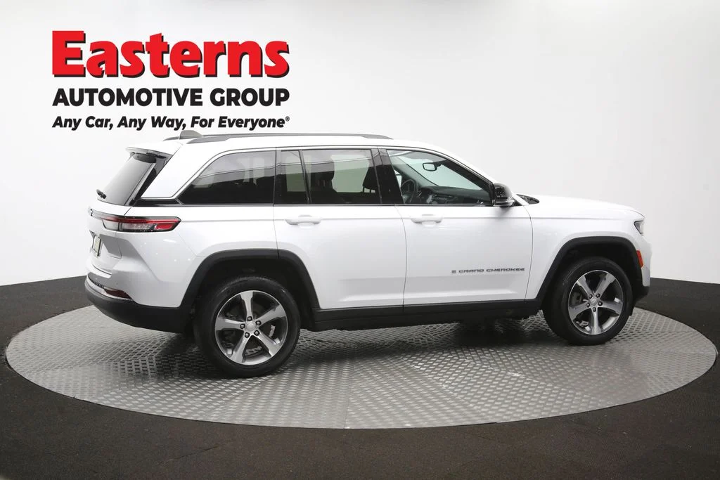 Used 2023 White Jeep 4xe image 46